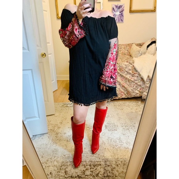 BLACK DRESS - Picture 2 of 4